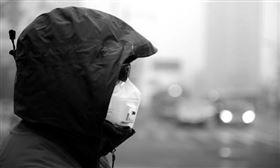 我國全面實(shí)施煤炭消費(fèi)控制，大力發(fā)展可再生資源11